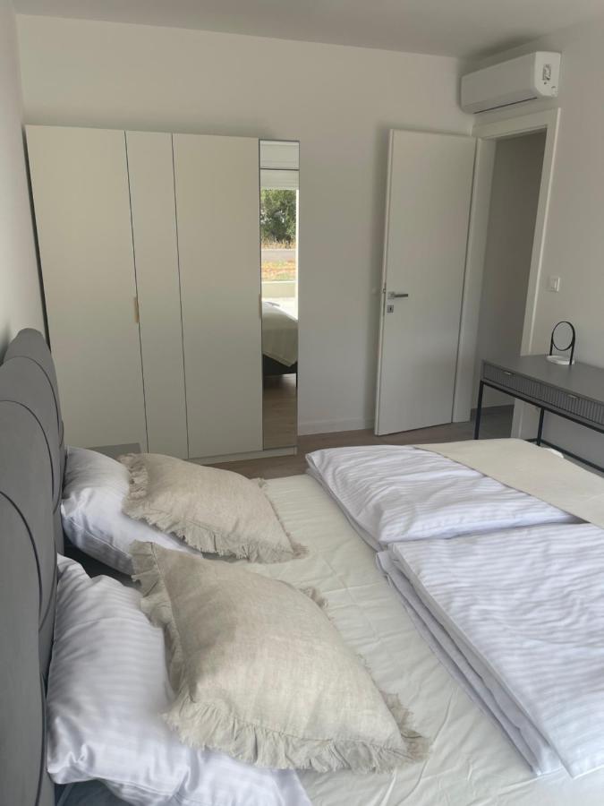 Soltysovka Apartments Rogoznica  Esterno foto